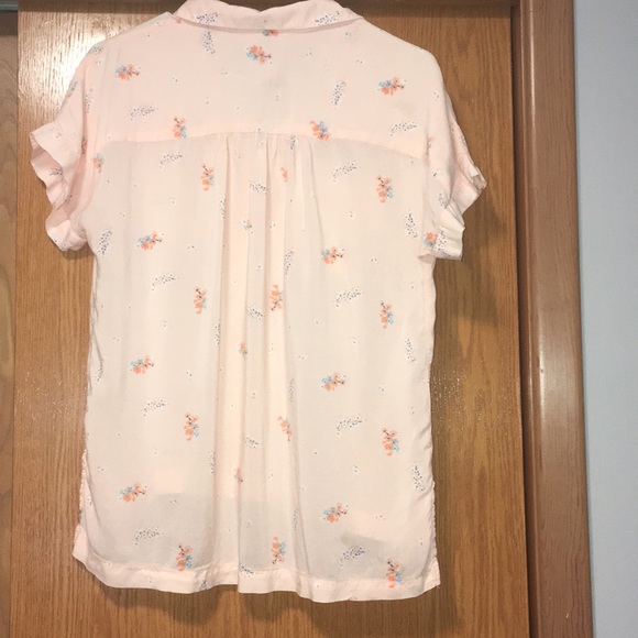 Spring time button up - Picture 3 of 5